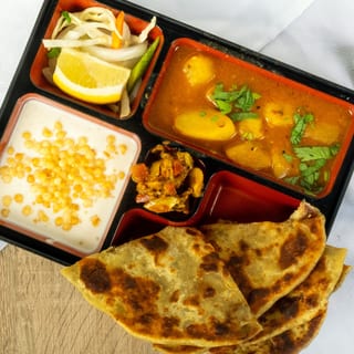👍 Aloo Pyaaj Paratha